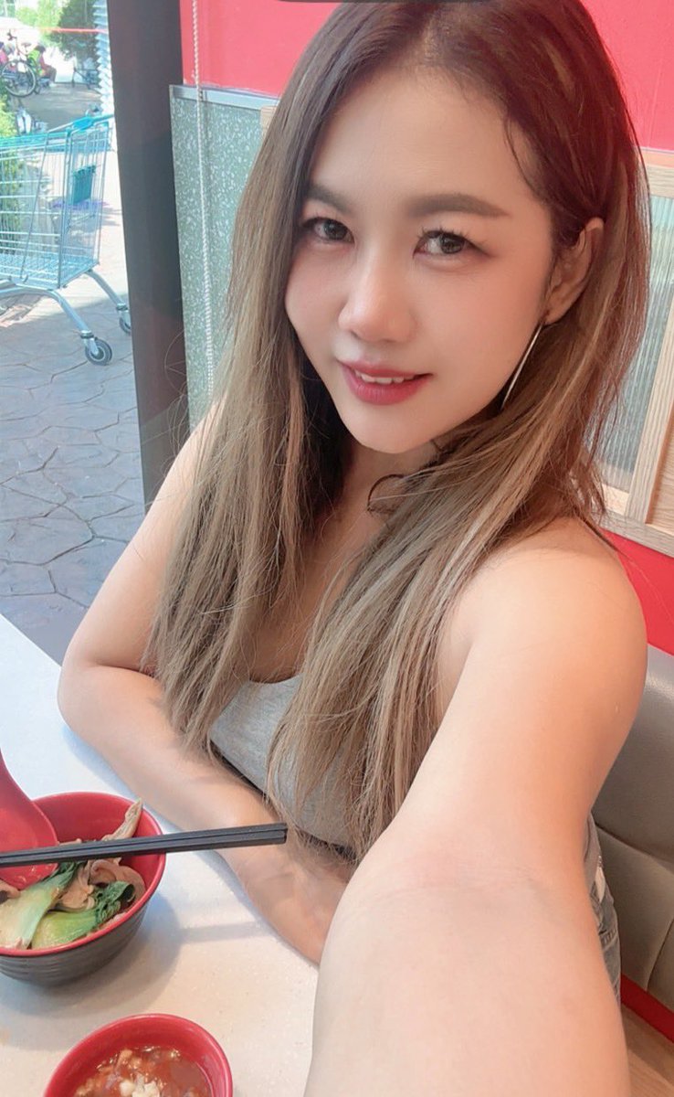 MagaretAsebedo's tweet photo. 🧴ใครชอบงานผิวธรรมชาติ น่าจะถูกใจกับตัวนี้
ทาแล้วผิวดูละมุนขึ้นแบบพอดี และแต่งหน้าต่อได้ง่าย🍅
✨รีวิวตามความรู้สึกหลังลองใช้ ใครสนใจก็ลองดูได้เลย

#รับงานดอนหัวฬ่อ
🆔aam232 https://t.co/8f4ARGghka