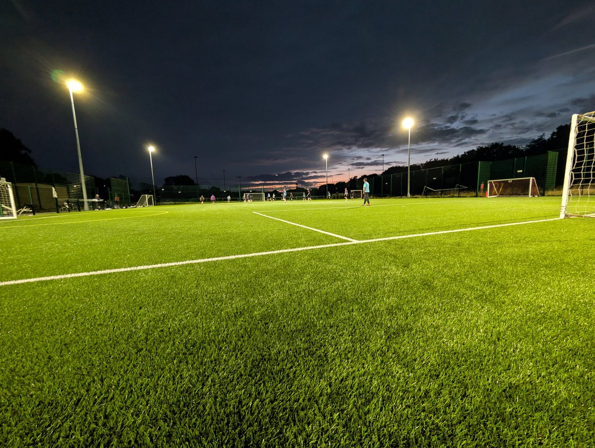 WWFC_Reserves's tweet photo. Great numbers last night for training and a useful session πβ½
#winny #UpTheWinny #LittleLane https://t.co/HktF7ZA5tN