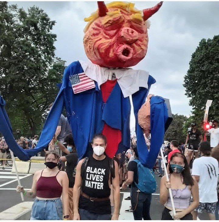 Charles92147784's tweet photo. Here Trump looking very dapper this was at the March on Washington six years ago #DonaldTrump #marchonwashington #government #protest #blacklivematter #alllivematter #politics https://t.co/rK4lFzBfN4