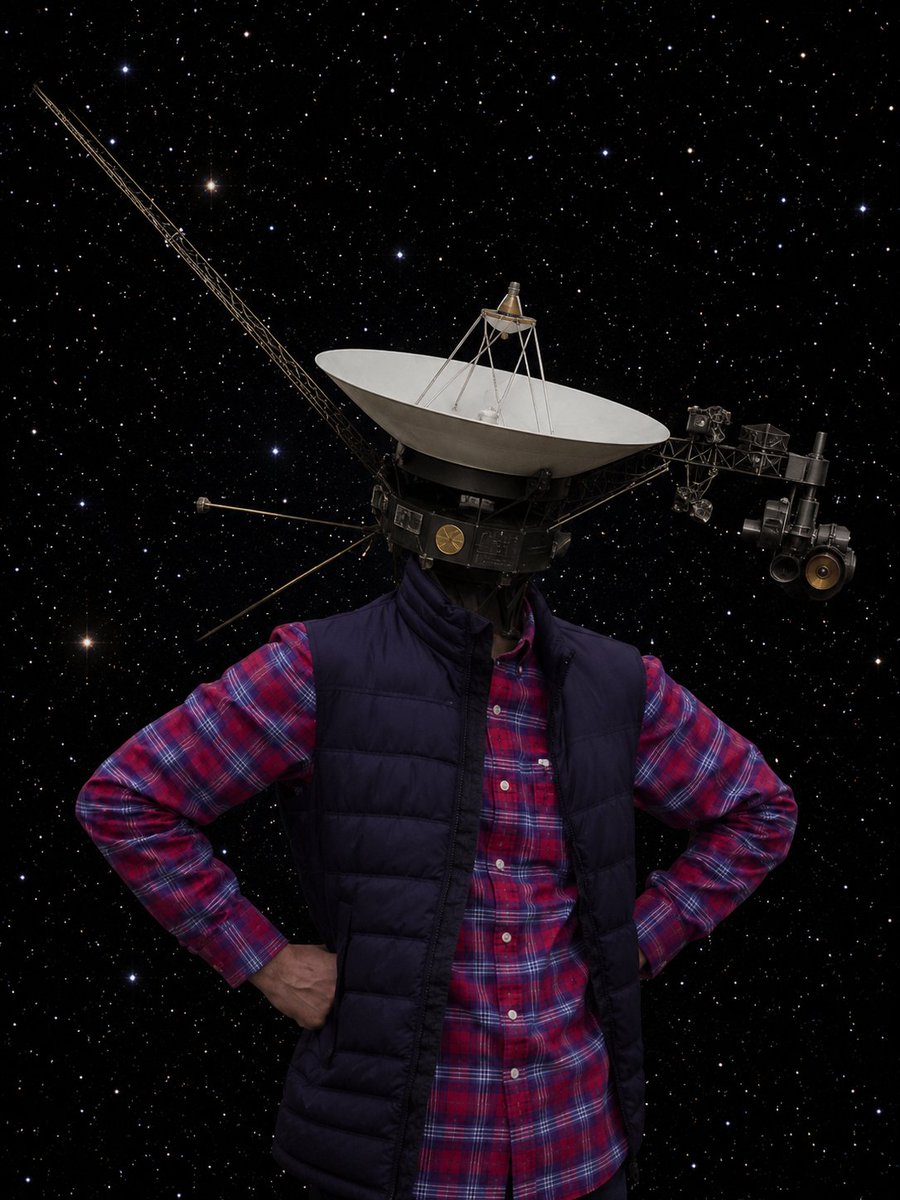 _k11i_'s tweet photo. @PhilipJohnston @AdiOltean @EzraFeilden Meanwhile Voyager 1 outside the neighborhood. https://t.co/J3wxkpNPky