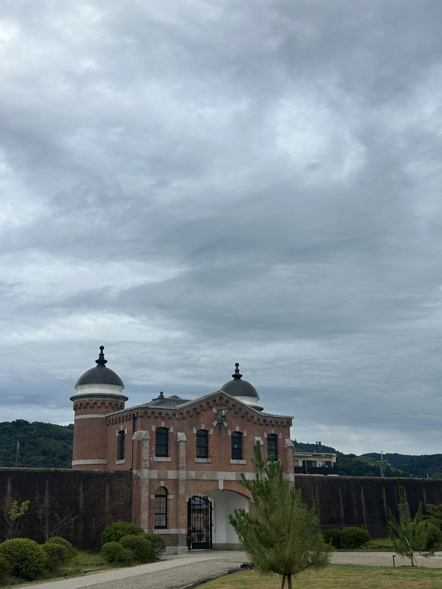 Ito29chan's tweet photo. #奈良監獄ミュージアム 
ずっとずーっと行ってみたかったところ。
#今際の国のアリス　の『どくぼう』の回のロケ地🤩

ミュージアムとしてものすごく見応えのある展示ばかりで行って良かった！

規則を守れなくて入った人たちが、規則でガチガチの生活をする場所。
悪いことが減りますように。 https://t.co/bCIJYTzrT3