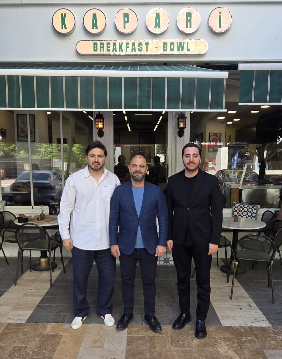 Sadik_Sabuncu's tweet photo. Soner Tüm’ün hizmete açtığı Kapari Breakfast-Bowl işletmesini ziyaret ettik.
Besleyici kahvaltı seçenekleri, birbirinden lezzetli ve özenle hazırlanan yemekleriyle misafirlerine güzel bir alternatif sunan Kapari Breakfast-Bowl’da keyifli bir sohbet gerçekleştirdik.
Nazik ev sahipliği ve güzel sohbeti için Soner Tüm’e teşekkür ediyor, yeni işletmesinin hayırlı ve bereketli olmasını diliyorum.
Bol kazanç, bereketli işler olsun. Hayırlı olsun. 

#AKParti #HayırlıOlsun #Adana #BesleyiciKahvaltı #LezzetliYemekler #SağlıklıBeslenme #Ziyaret

@rterdogan 
@omercelik01 @MahinurOzdemir
@ahmetbuyukgumus @drbetulsayan @yahyacelik 
@mehmeteminoz @avmustafaozkan @sunaykaramik  @abdullahdogru @farukaytek