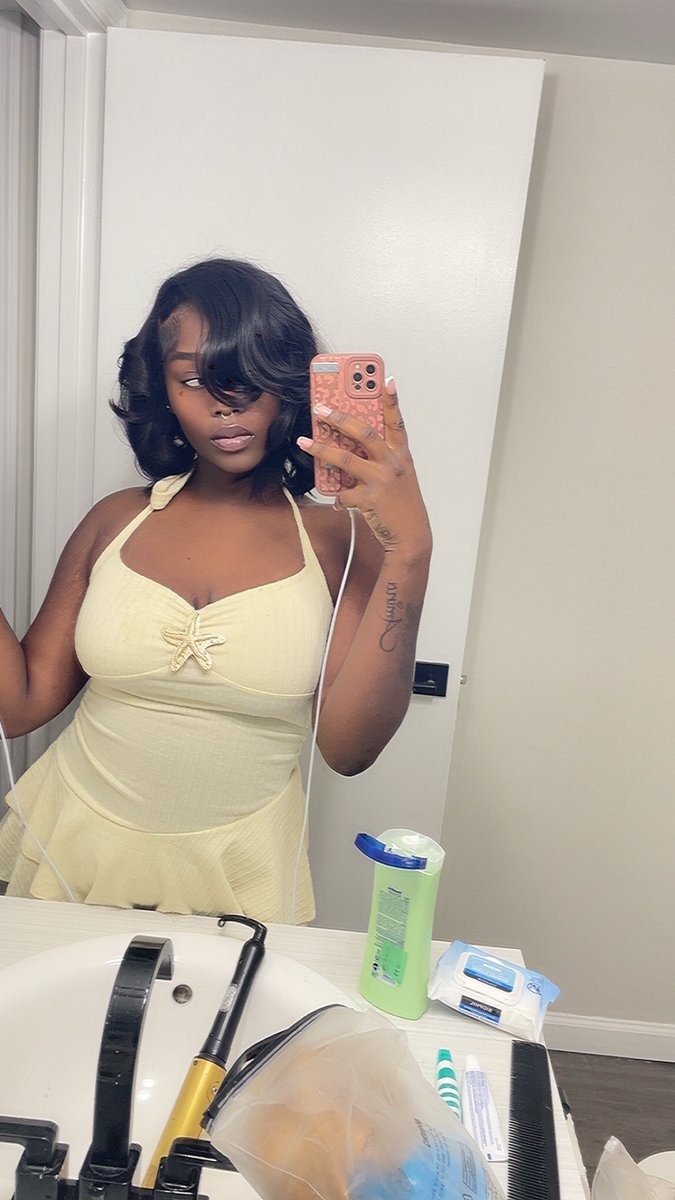 AprilPuffs_'s tweet photo. I like my Bitches like my Pussy 🤭🍑💦
 ~PrettyOnly 

#lesbian #prettygirlsonly #sayhi https://t.co/BYxh2tYCCn