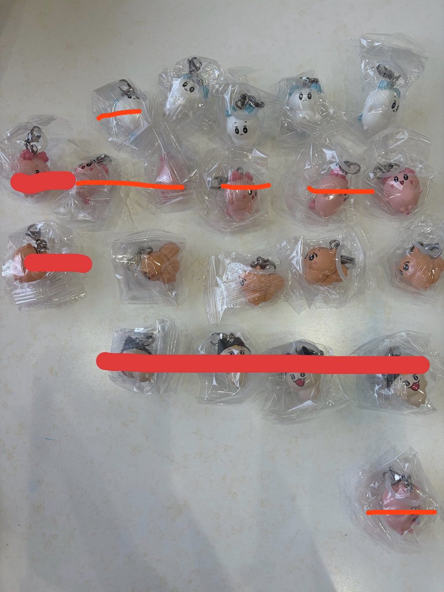 u_ss2o0's tweet photo. 【譲渡】パーフェクトピギーめじるしアクセサリー　ガチャガチャ

譲:⭐︎ピギーちゃん 1ベアーくん4リリーちゃん4

求:定価＋送料

⭐︎は迷子をなくしたいため無印を２点以上含む方のみ。無印は一点からお譲り可能です。検索からもお気軽にお声掛けください。 https://t.co/cdLE22ZLLc
