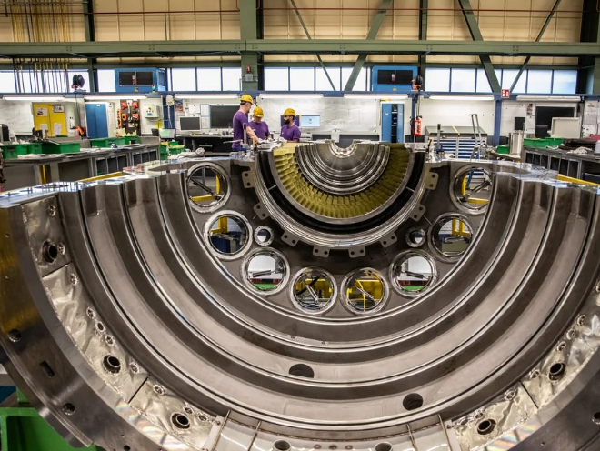 MiningDig's tweet photo. ⚡Siemens Energy is reshaping its industrial business for its next phase of growth.

The company plans to separate its Transformation of Industry division into a standalone business, initially operating under the new Omterra brand.

🔗 See the full story: https://t.co/XIHk2lPhuE https://t.co/CaYodfsWFI