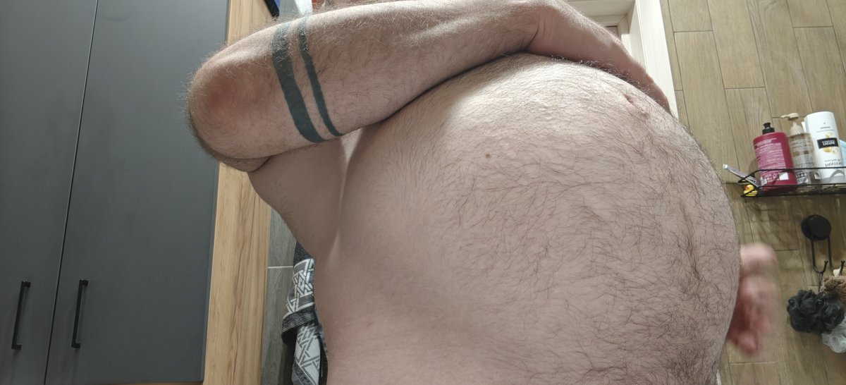 johnnykb8m's tweet photo. Yesterday I flooded my gut with beer and gainer till it was packed solid.

Pushed that fucker out and almost lost my mind. Belly turned into a massive hard ball, navel nearly popped out. 
#BellyInflation #GutStuffing #BigBelly #StuffedGut #HairyBelly #Inflation #HugeJohnny https://t.co/xDREhK3W8A