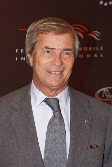 alainpaulweber's tweet photo. Enfin quelqu’un ose nommer le problème.

Vincent Bolloré a déposé une plainte visant plusieurs magistrats du tribunal judiciaire de Paris, notamment pour « association de malfaiteurs », « entrave à l’exercice de la justice », « abus d’autorité » et « manquement à la probité ».

L’affaire remonte à février 2021. Un plaider-coupable avait été négocié avec le parquet national financier dans le dossier togolais. 

Le groupe a obtenu un accord. Pour l’homme d’affaires lui-même, la formation de jugement a refusé d’homologuer la peine proposée. 

Ses avocats dénoncent aujourd’hui un « plan prémédité » et une composition de la formation « à dessein » destinée à faire échouer l’accord et à imposer un procès public.

On peut discuter les faits, le Togo, Havas, les ports. C’est le rôle d’un procès. 

Ce qui frappe ici, c’est le geste : un justiciable, aussi puissant soit-il, qui accuse nommément des magistrats d’avoir concerté pour modifier le cours normal de la justice.

« Association de malfaiteurs » est un terme violent. C’est aussi, pour une partie des Français, le mot qui correspond le mieux à ce qu’ils ressentent depuis des années : une institution qui se comporte parfois moins comme un juge que comme un camp. 

Pas tous les magistrats. Pas toute la justice. Mais assez souvent, et assez visiblement, pour que la confiance se soit écroulée.

Les sondages, les conversations, les affaires qui s’enchaînent le montrent : une large part du pays ne croit plus que l’institution soit aveugle. 

Elle la voit politisée, sélective, parfois vindicative. 

Qu’un acteur, quel qu’il soit, ose enfin attaquer cette hégémonie de l’intérieur, au lieu de se contenter de la subir ou de la commenter, est un fait rare. 

Et, oui, extrêmement sain.

Une justice qui ne peut plus être contestée n’est plus une justice. Elle devient un pouvoir. Que cette plainte aboutisse ou non, qu’elle soit tactique ou sincère, elle a au moins le mérite de poser la question que trop de monde évite : qui contrôle ceux qui jugent, et au nom de quoi ?
