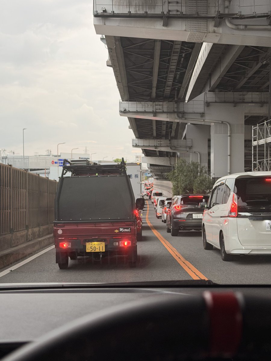 IfjlI's tweet photo. なんこの渋滞💢 https://t.co/J0kLQEUHfV