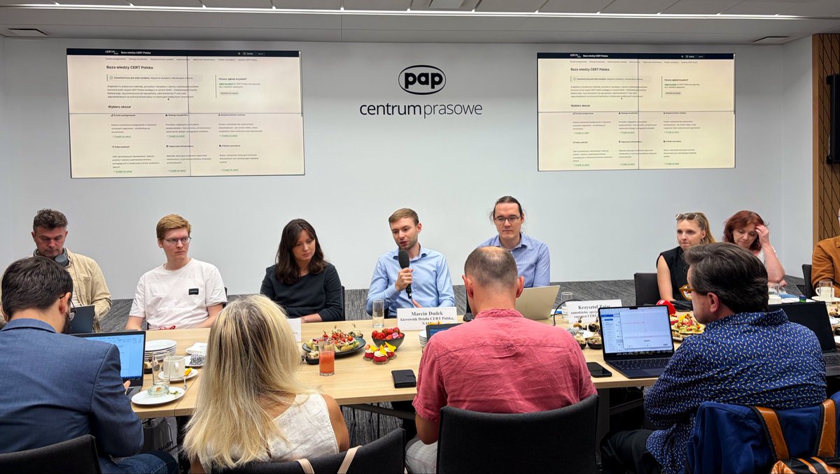 NASK_pl's tweet photo. Kolejna nowość na https://t.co/NMmo0UDedp. Zespół @CERT_Polska uruchomił moduł „Podatności w używanych technologiach”. Zarejestrowane w https://t.co/NMmo0UDedp podmioty zgadzają się na wykorzystanie informacji o swojej infrastrukturze, dzięki czemu system może zestawiać je z na bieżąco gromadzonymi informacjami o nowych lukach bezpieczeństwa. W ten sposób informacja o podatności może dotrzeć błyskawicznie do zainteresowanych.