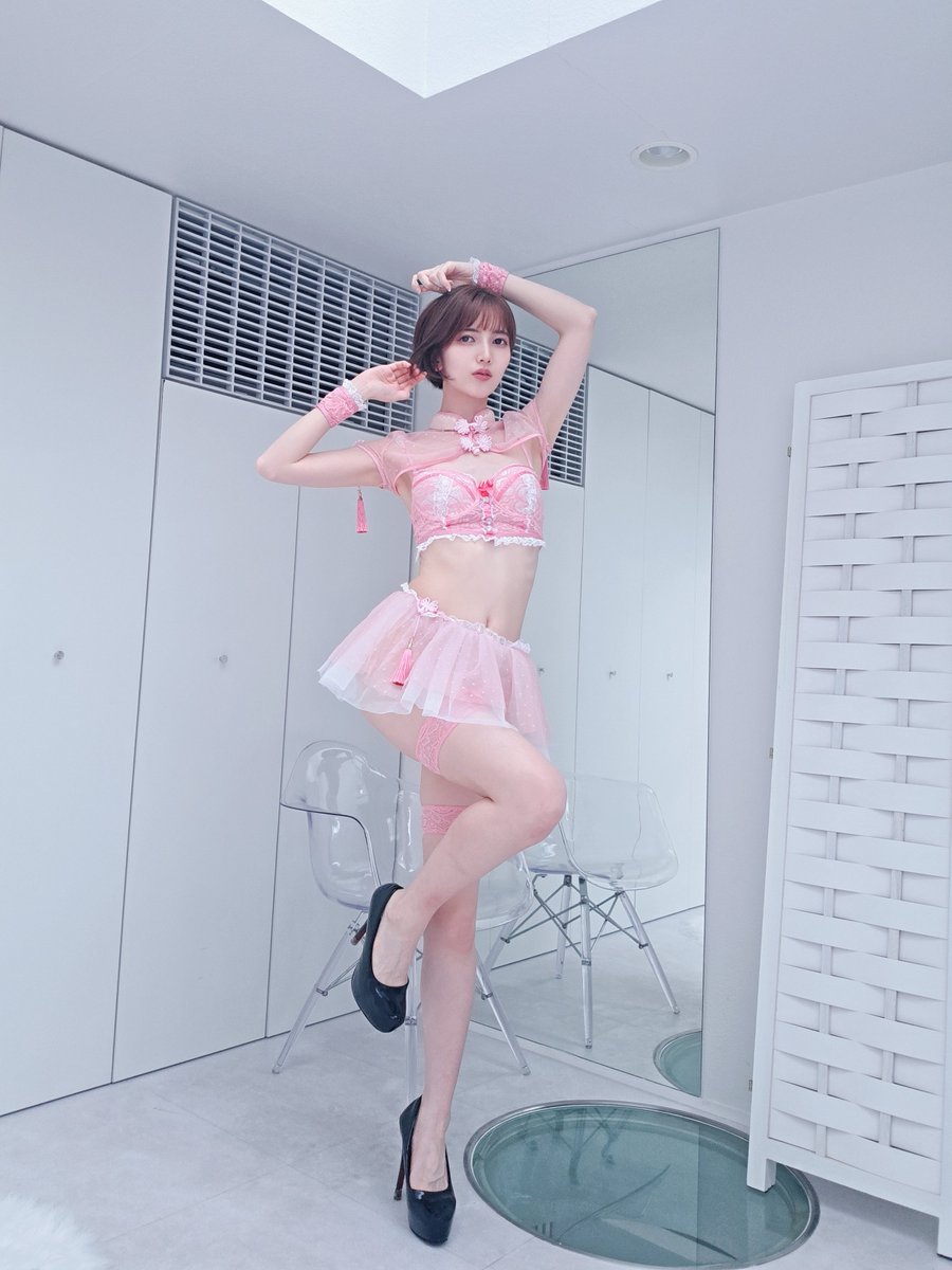 Rei_BabyB's tweet photo. 高身長美脚お姉さんをみんなで広めてください♡ https://t.co/xA1RPPFWeZ