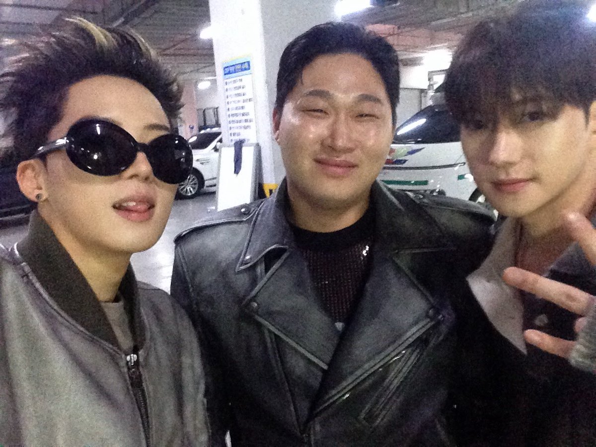 JUSTB_twt's tweet photo. Turning back the time🕰️

#KANGSEUNGYOON #SWINGS #JUSTB #GEONU #SIWOO #27SSSFW #ULKIN https://t.co/YJLdcpvSF2