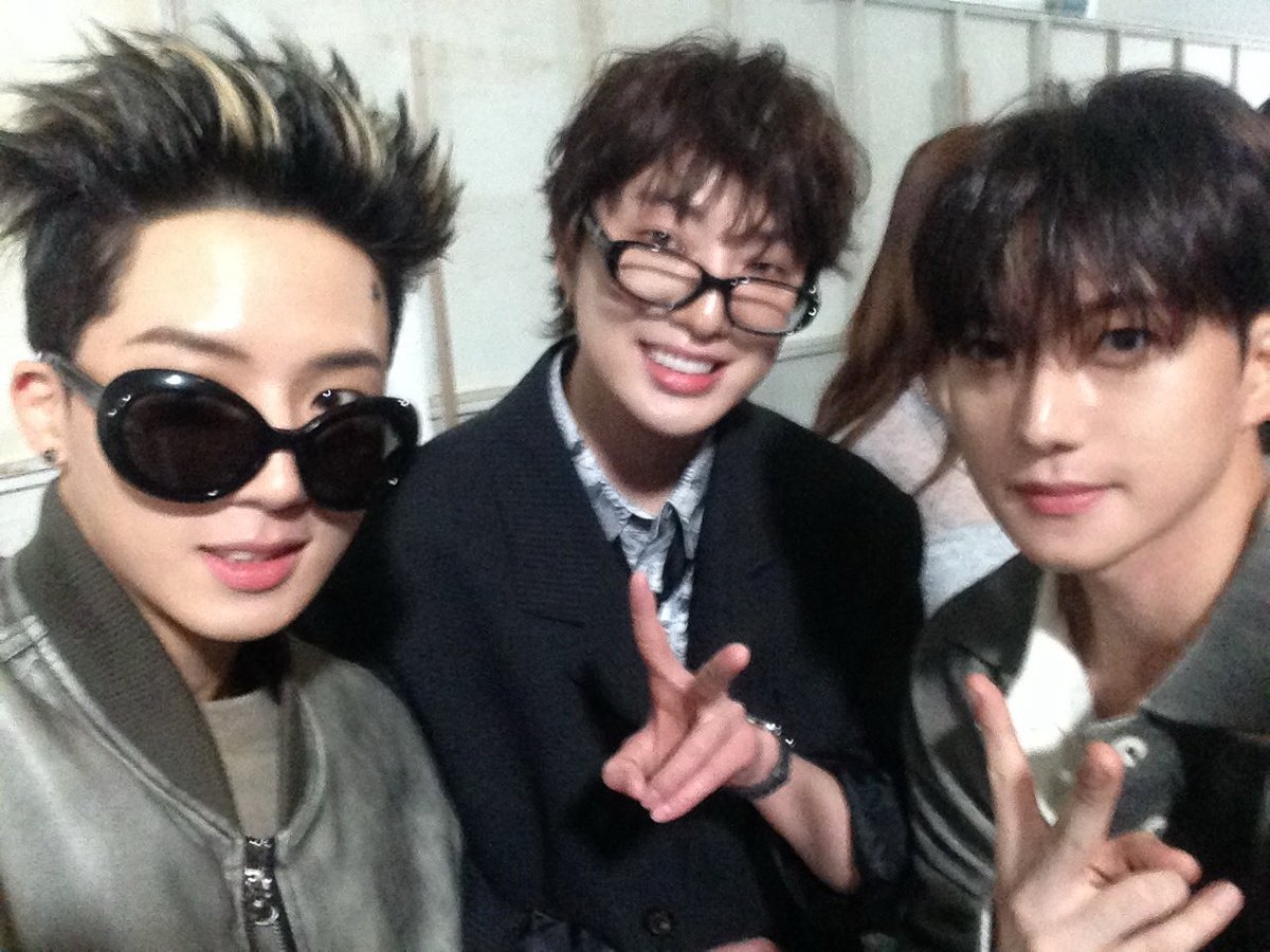 JUSTB_twt's tweet photo. Turning back the time🕰️

#KANGSEUNGYOON #SWINGS #JUSTB #GEONU #SIWOO #27SSSFW #ULKIN https://t.co/YJLdcpvSF2