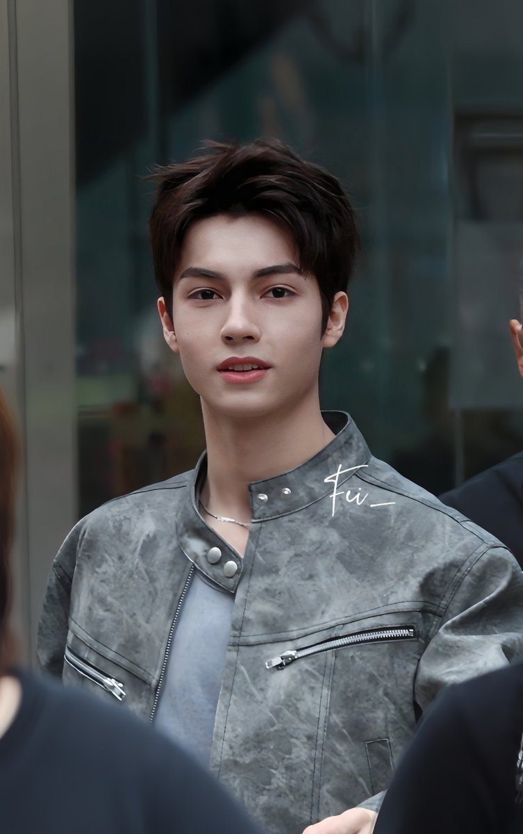 Favorite0526's tweet photo. 2026 0216 Thailand
A very handsome boy
#Charliemullis  #smtr25charlie #찰리 https://t.co/G2gGEuXVie