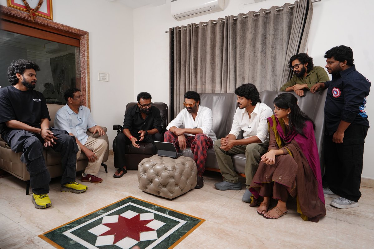 VangaPictures's tweet photo. The Gang got Blessed ❤️‍🔥

All the love, wishes and good vibes from our Rebel Star for #Romanchakam 🥹❤️

HIGHLY #SPIRIT-ed 🔥🔥

#Prabhas https://t.co/8mX6p1QKeg