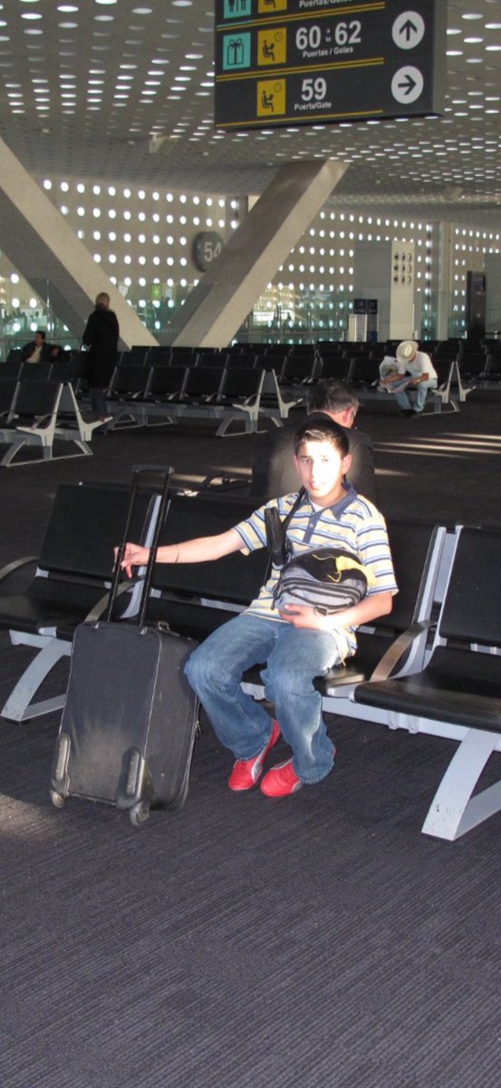 berberkv's tweet photo. Allá en el 2009 cuando nos separaron a mi hermano y a mi. Hoy estoy de regreso en mi nueva casa y todo gracias a él ❤️‍🩹 https://t.co/ewalTxYkni