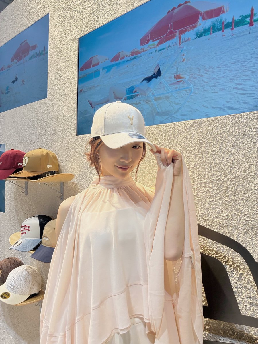 yuiyui_maromaro's tweet photo. 普段から愛用している
ニューエラさんの展示会に
今回もお邪魔しました🧢➰

毎回デザインがとにかく本当にオシャレでカッコよくて可愛くて。。
何度行っても毎回新鮮な驚きがあります！

今回も沢山注文しました☺️🩷✨
わくわくっ
#ニューエラ https://t.co/ZXC4gIB8ep