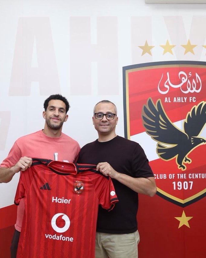 oufashobeir's tweet photo. والحكاية لسه مكمله،
للنادي وجمهوره... دايمًا. ❤️🦅 https://t.co/POvdrd3Q07