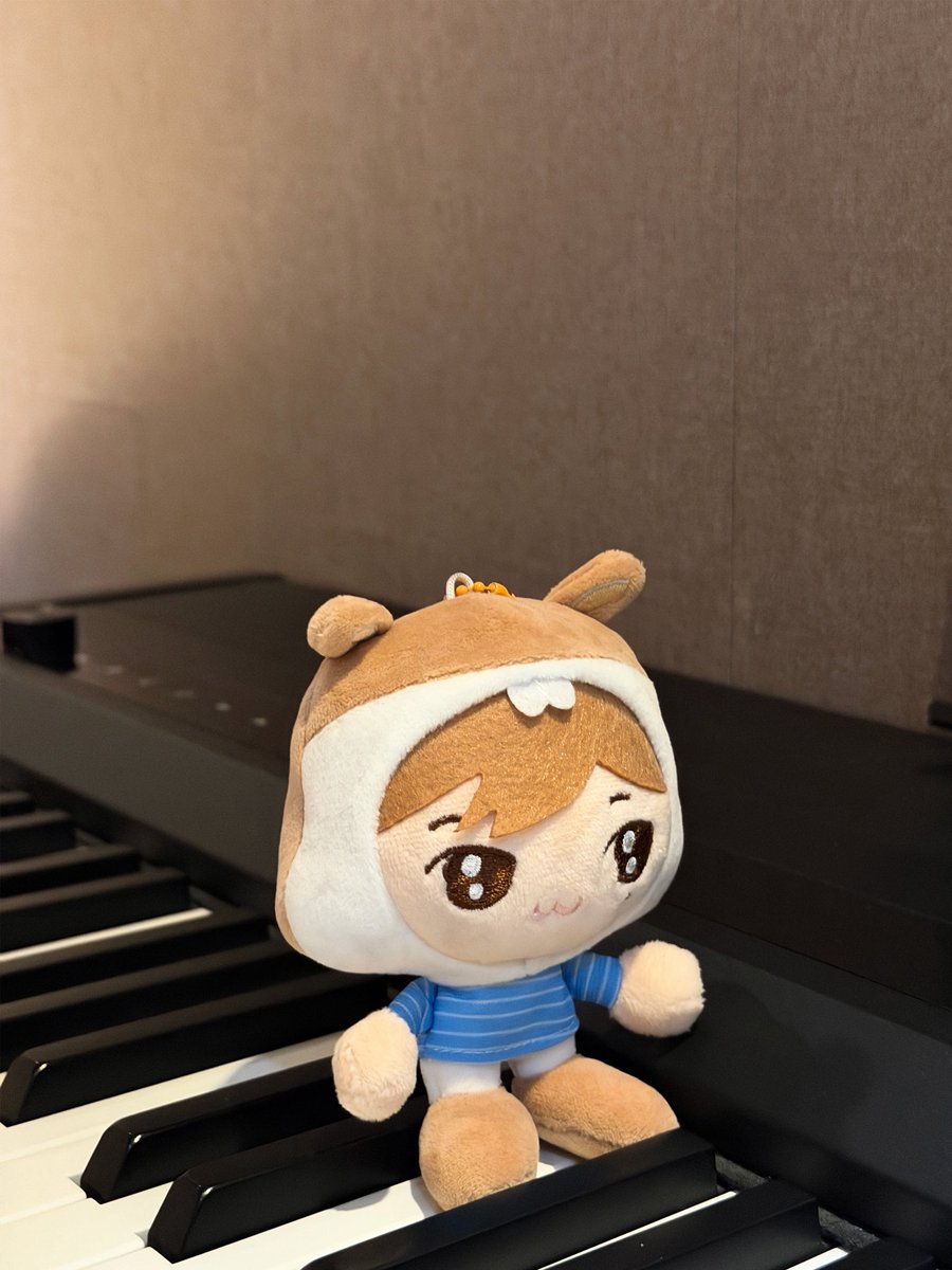 OfficialMONSTAX's tweet photo. 인형이 된 MONSTA X 🪄

#MONSTAX #몬스타엑스
#ThePhase
#MAGIC https://t.co/pZtscc3aZT