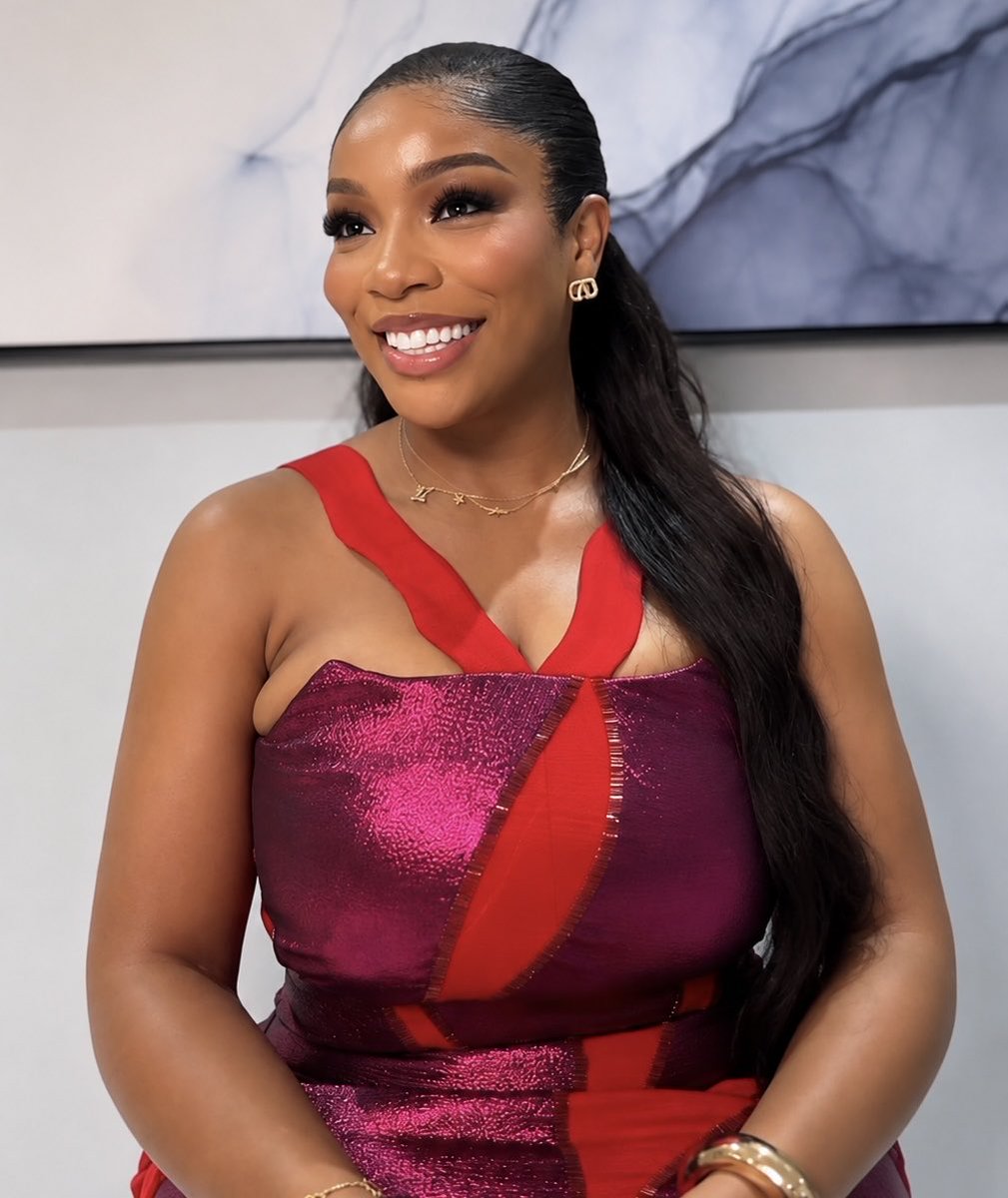 wendysmith2468's tweet photo. Neche is gorgeously gorgeous. 
   Screenshots from Bella Naija post. 
 Seee her skin, her dentition. 

Not just fine but has a fine personality too. 
  A very gorgeous and kind woman. https://t.co/H5k3Vpd2QS