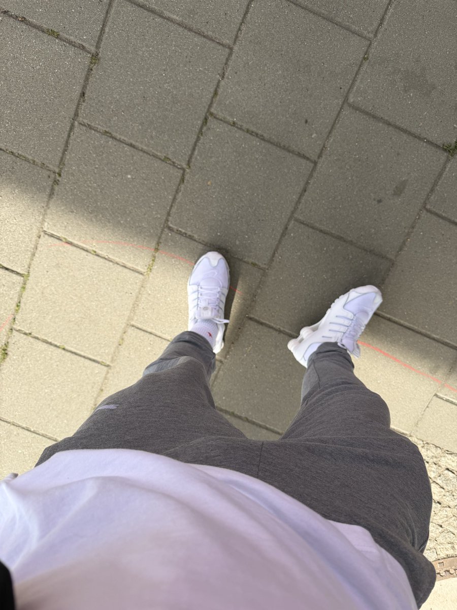88pello88's tweet photo. Ab in die City 

#gaygermany #gayberlin #sneax # #socks #bulge https://t.co/XporQhrVPa