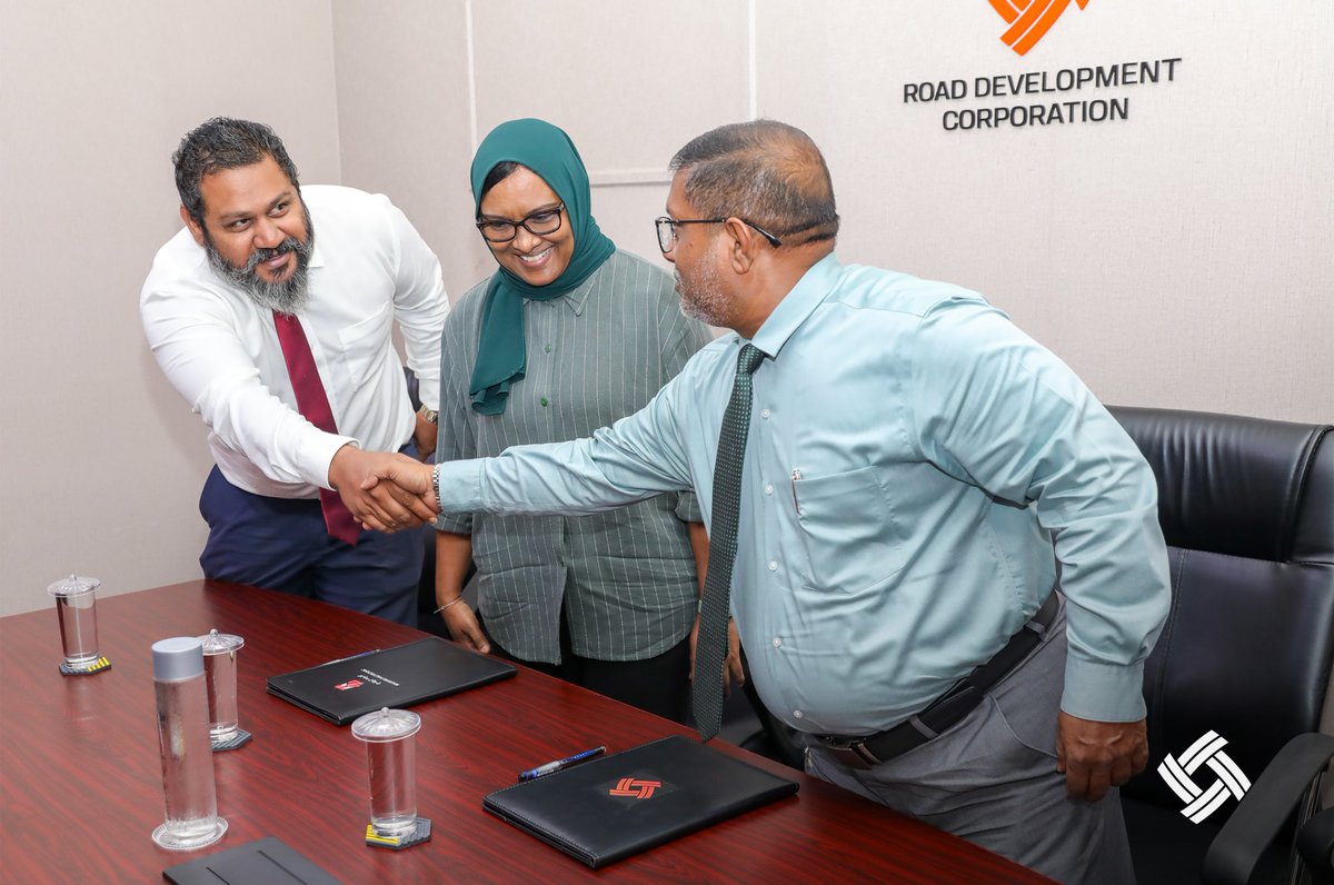 rdcmaldives's tweet photo. RDC and @MVPolytechnic have signed an MoU to enhance technical and vocational training through staff capacity building and practical industry exposure for students.

#TeamRDC https://t.co/c5cVkZCrqR