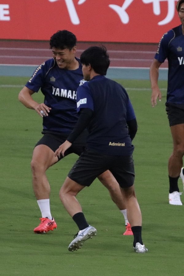 KikurinNe's tweet photo. 🙋🏽‍♂️
#ルヴァンカップ
#jubilo 
#山﨑浩介 https://t.co/ABRVZisjQR