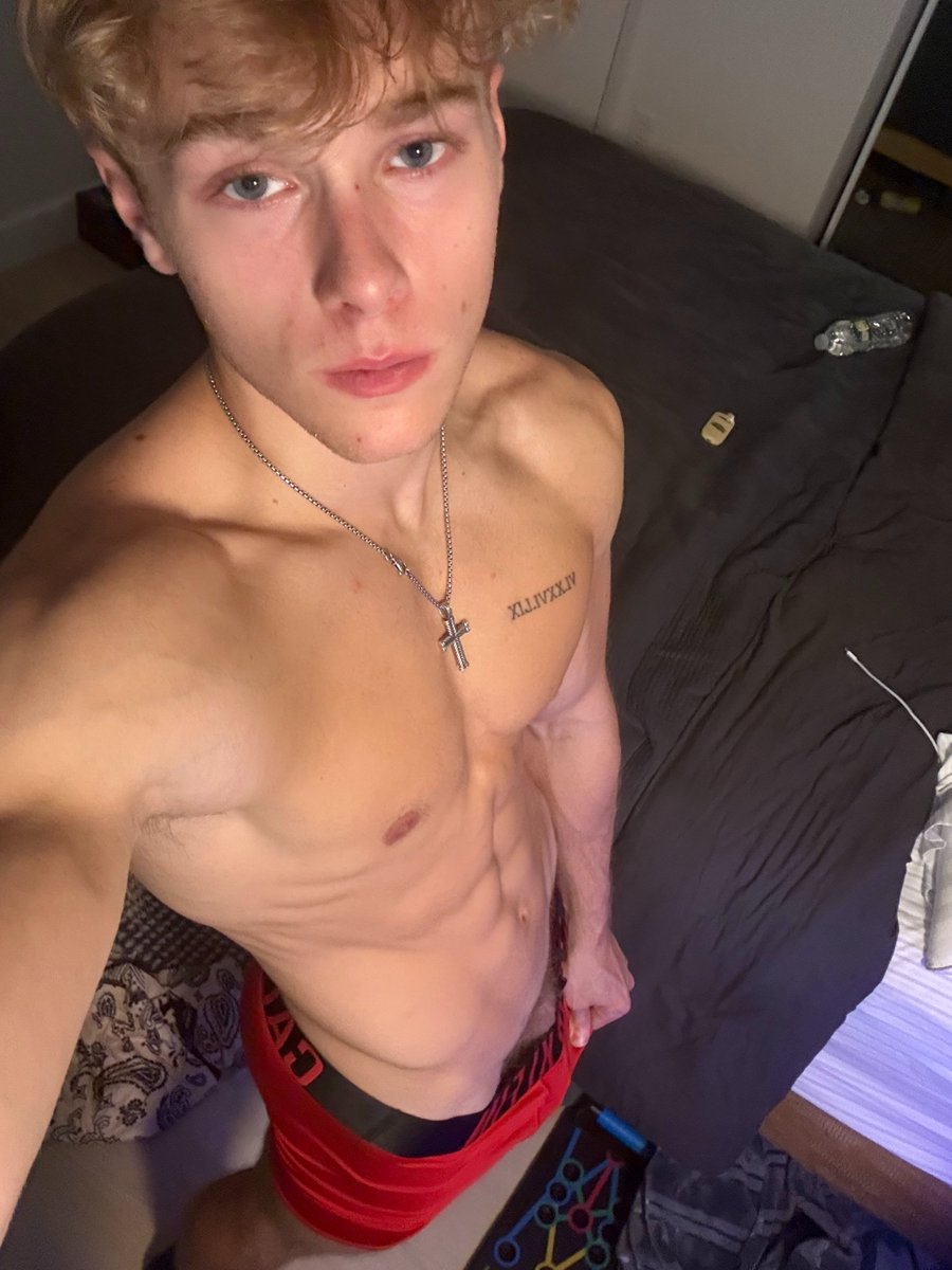 itschaseboy's tweet photo. Supposed to be recovering after the gym. One touch later and rest was the last thing on my mind.
Guess how messy it got 😏 https://t.co/SsOAMCuRo0