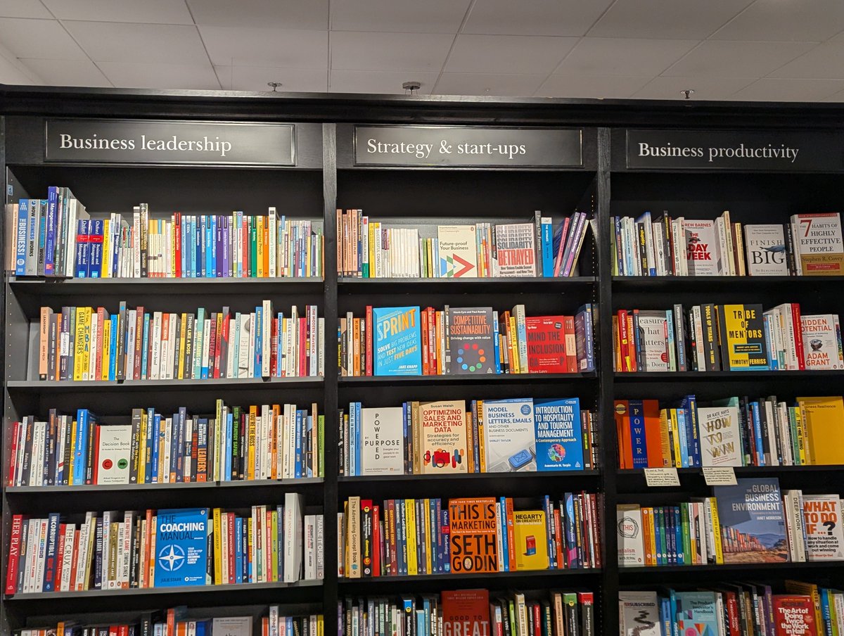 resurrecti0ns's tweet photo. mainstream bookshops are becoming more depressing places than you could possibly imagine https://t.co/RpYJ8IM7nL