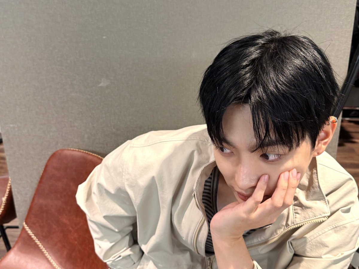 yonginboy's tweet photo. @ousthence lewat tl. mau ikutan kak. btw, ayo mutualan ka, bonus fav person🫶🏻 https://t.co/FcoIwGPPtw