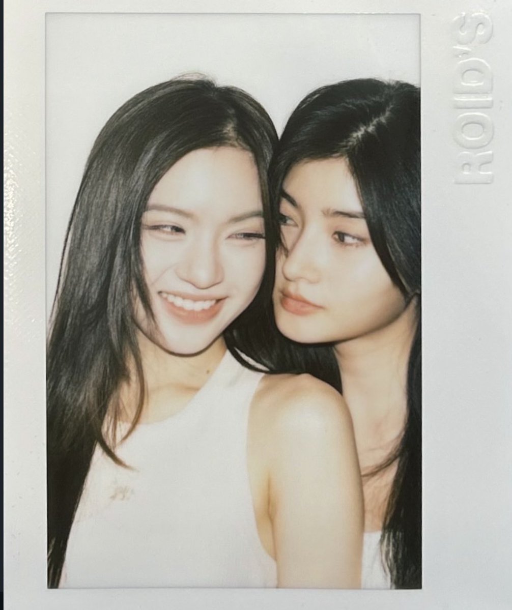 iluvblejie's tweet photo. @MujalinSirikun @its_bee_p แฮปปี้เอนดิ้งงง👭💗 https://t.co/q6yUEM6xGr