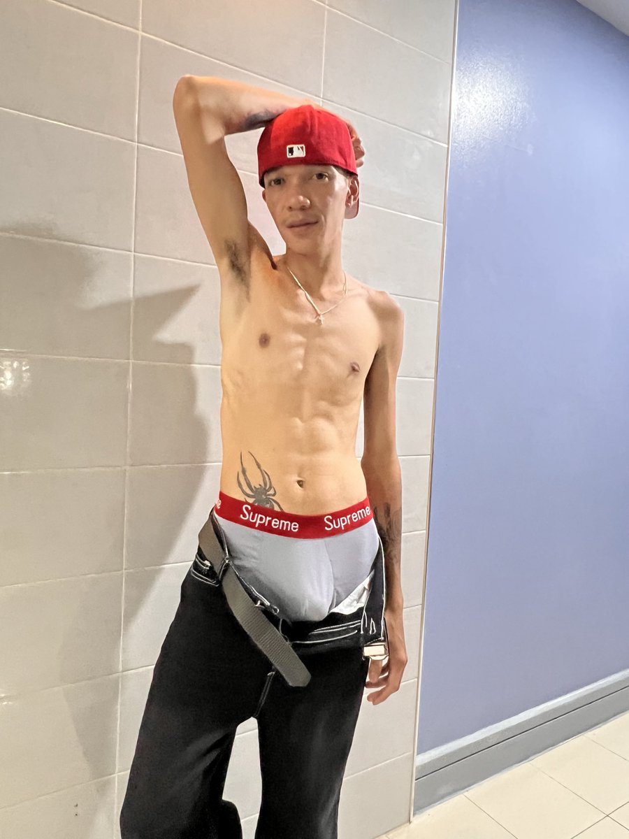 Bisexualtop24's tweet photo. Hindi man ako pogi pero may client parin ako kahit papano basta mabait lang tao avail to for hire DM lang po samay gusto or pm lang po sa TG ko @altertop24 https://t.co/f5WCTBWMc2