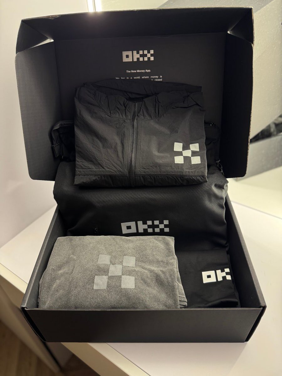 RyanOnXX's tweet photo. OKX really knows how to treat the community 🎁
Got my hands on this awesome OKX merch box — everything from jackets to tees, all with that clean signature look.
Love seeing OKX giving back to the community and making people feel appreciated. 🖤💚

Big W from OKX 👏

#OKX #OKXCommunity #Crypto #Web3