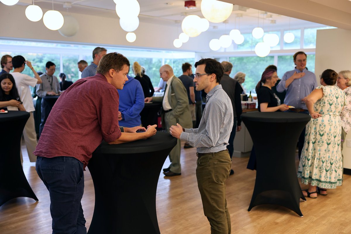 CenterForAstro's tweet photo. Our inaugural @CenterForAstro Science Meeting wrapped up yesterday, with more than 100 talks and posters and 240 registered participants! Thank you to all who made it possible!

📸 Aidan Lillienfeld/Christine Buckley https://t.co/JPXYTG7pok