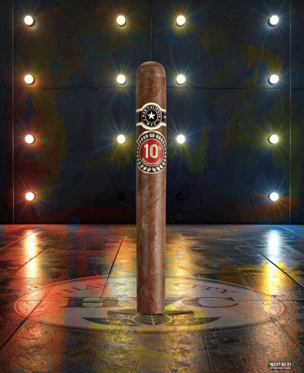 HVCCigars's tweet photo. 10 Years deep. Still turning heads. The HVC Pan Caliente 10th Anniversary is the kind of cigar that makes you stop scrolling and take a second look 👀👌⚡️🔥🔥🔥🔥 who’s had this one yet ? 
Photo credit: @statelinecigar 

#hvccigars #pancaliente #10thanniversary #cigars #lafamilia https://t.co/4rNVN1M0wj