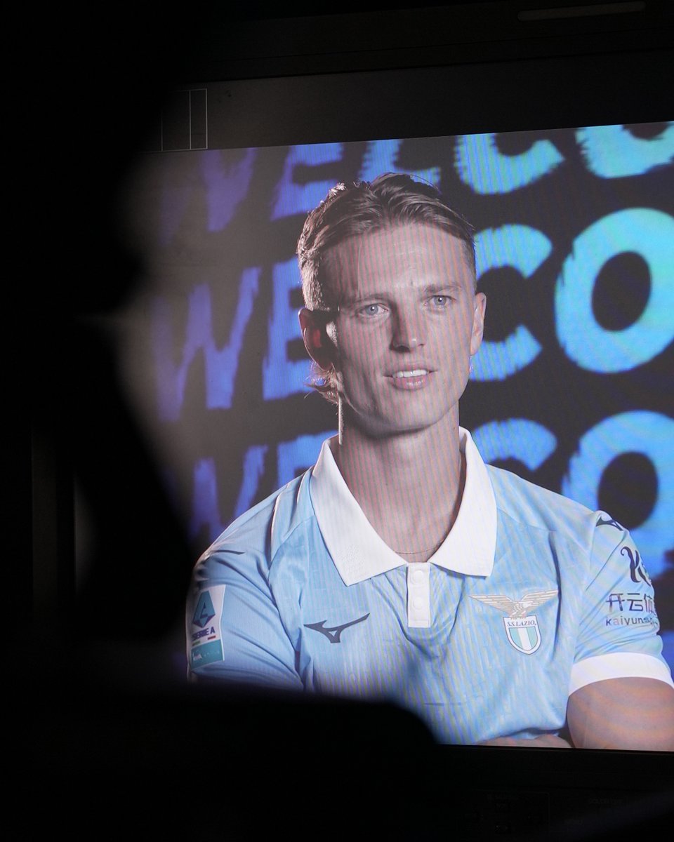 OfficialSSLazio's tweet photo. Primo giorno, primi scatti 🇮🇸📸 https://t.co/n9o1TykFEt