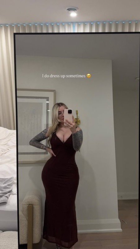 Alisonsaher's tweet photo. Am down for hookup if you are interested text me on telegram https://t.co/YvIwJ6omLX https://t.co/YnHf18TU3A
