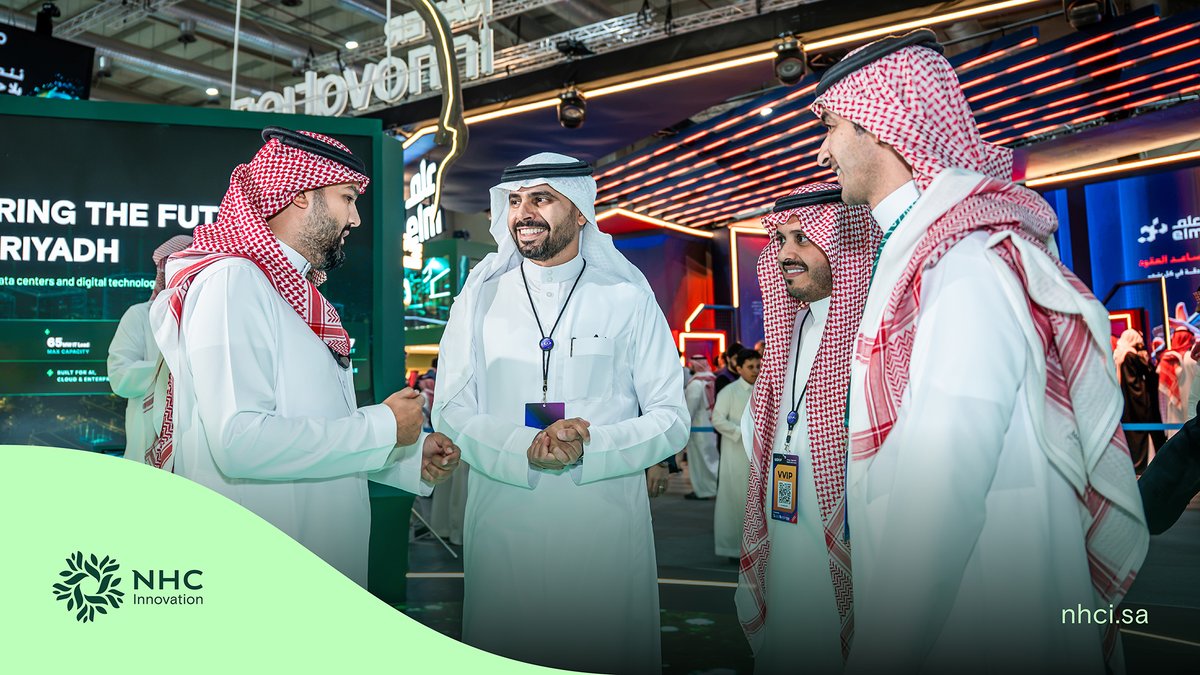 NHCinnovation's tweet photo. في زيارة قيادية؛ استقبلنا معالي المهندس أحمد بن محمد الصويان، محافظ هيئة الحكومة الرقمية @DgaGovSa، في جولة بجناح NHC Innovation ضمن #ليب26، اطّلع خلالها على أبرز الحلول والتقنيات الرقمية ودورها في تمكين التحول الرقمي. https://t.co/lGmeCkhGWp