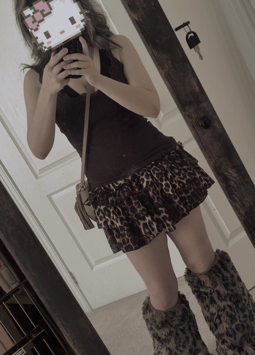 LAMBelicious's tweet photo. Fit to go shopping in✌️✌️
Biggest bmi 20 ever but it’s okay, I make up for it with good outfits૮꒰˶  - ˕ -꒱ა https://t.co/5QMgXSKVof