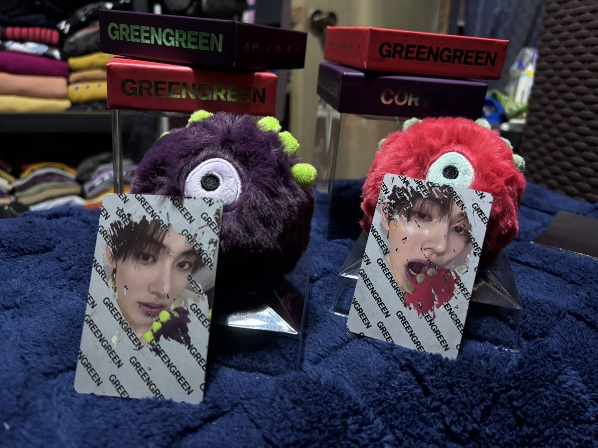 eiseiswater's tweet photo. HI GUYS I WANT TO SHARE THIS EXPERIENCE OF MINE 🥹💕

because wdym i got all the seonghyeon scratch pcs? 😭😭 lejet pala talaga waes na may magnet ako ni sean 😋😋 kaka-open ko lang nung acai ball ko ngayon lang as in lejet waes es des tegeleg 

#cortis #coer https://t.co/eDEOlia6nv
