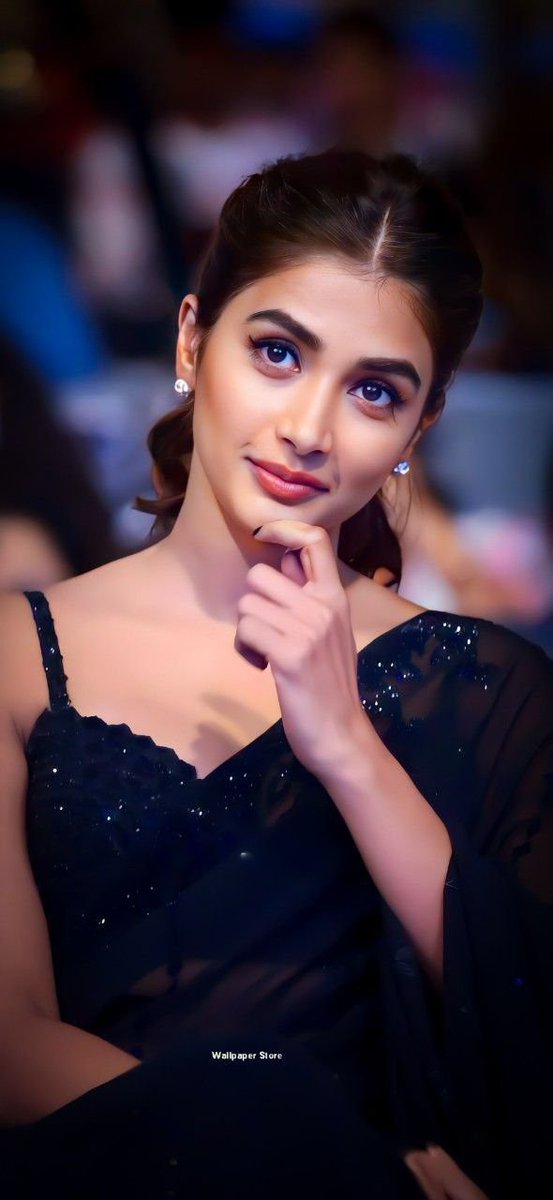 just_anaya18's tweet photo. Pooja Hegde’s beauty is just unreal… ✨❤️ https://t.co/VDsJPfhDTK