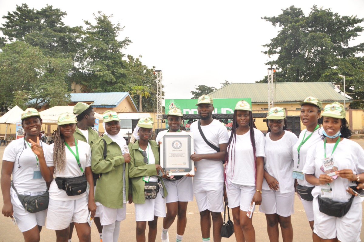Achievemen25236's tweet photo. At the NYSC Camp ground at Iyana Paja, with brilliant corpers. We had a splendid time as we all engaged in thought provoking conversations around public speaking, goals for the months ahead and career paths. #corpers #nyscdiary #nysclagos #corperscan #AchievementChannel https://t.co/oasaBKDgFt