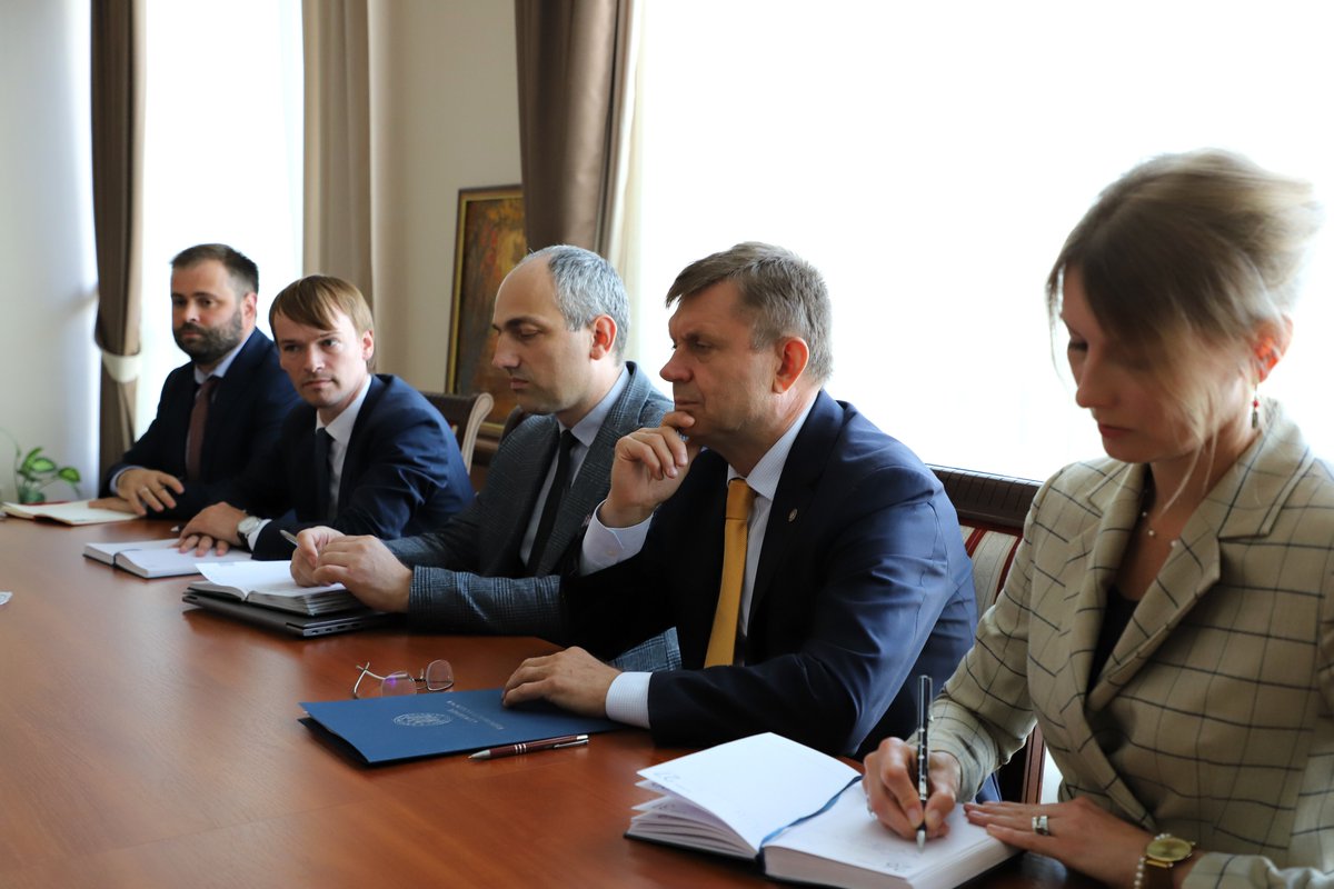 OSCEMoldova's tweet photo. Our new Head of Mission Christopher W. Smith met w/ 🇲🇩Dep PM for Reintegration &amp; Chief Negotiator  Valeriu Chiveri. They discussed Transdniestrian settlement process &amp; priorities for further continued engagement. Read more👇https://t.co/0wm1fMnVxt https://t.co/g7Ek7p6o4D