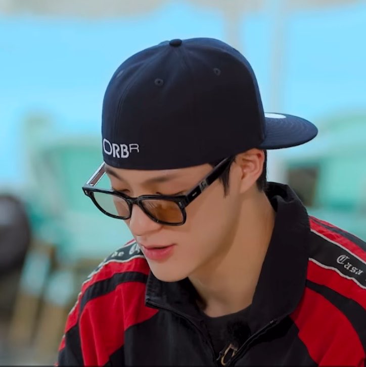 jenmong23's tweet photo. JENO 🖤 https://t.co/v18mtI1Jan