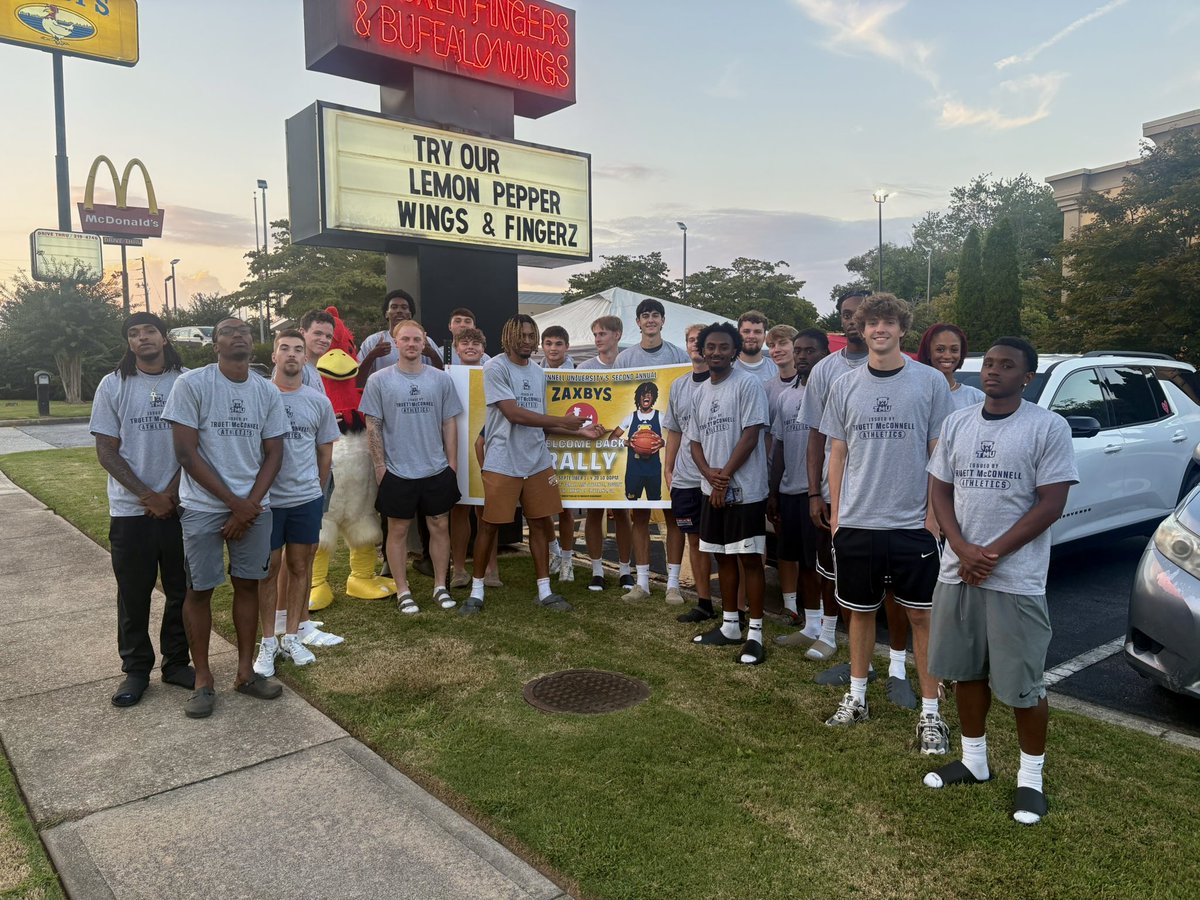 TMU_MBB's tweet photo. Welcome Back Night with our friends at Zaxby’s! 🐔 

We’re incredibly thankful for their continued support of TMU Men’s Basketball and proud to support those who support us.

Thank you, Zaxby’s, for being such an important part of our program!
#GoBears #TMUMBB https://t.co/7T7DeR5uLV