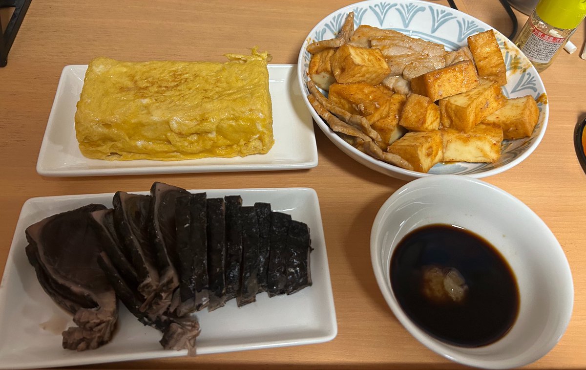 n77soykun's tweet photo. 最近のお酒のあて。厚焼き玉子率の異常さ😂
フォルダーをみてたら3回に1回は作ってる異常さ。笑笑 https://t.co/7OwXSpWSUQ