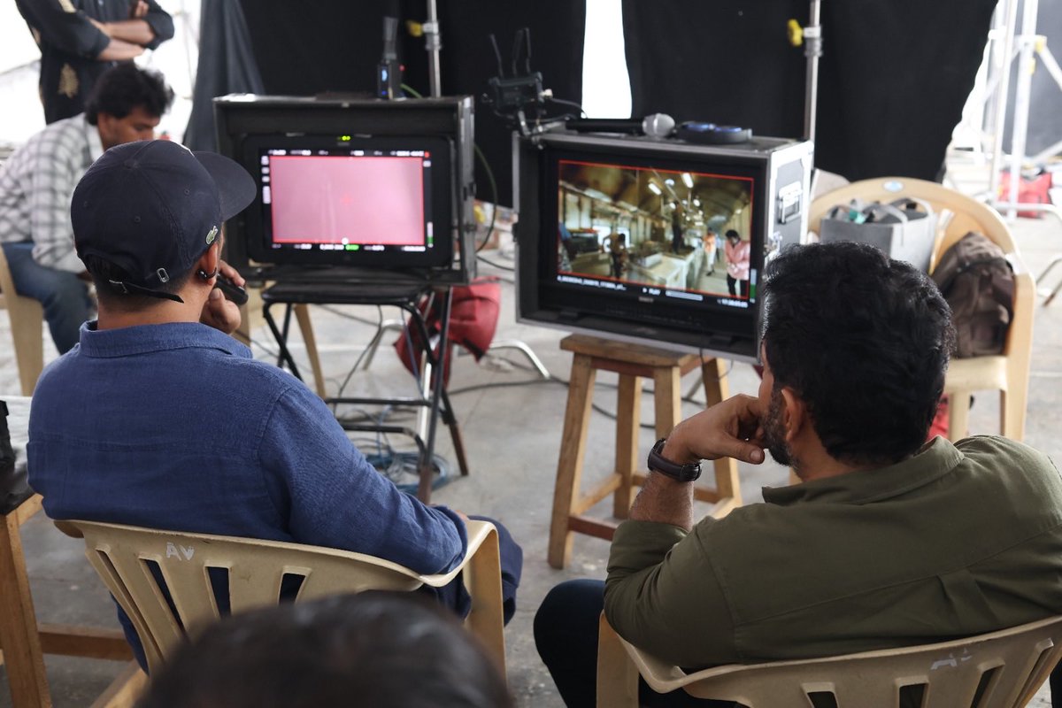 Iamsantho's tweet photo. #KJRNext Update 🚨
‣ Shooting for #KJRNext is currently happening in Chennai. A grand train set has been created for a major fight sequence. The set alone is said to have cost around ₹1.5 Cr and looks almost like a real train. https://t.co/XRrLkBu3yq