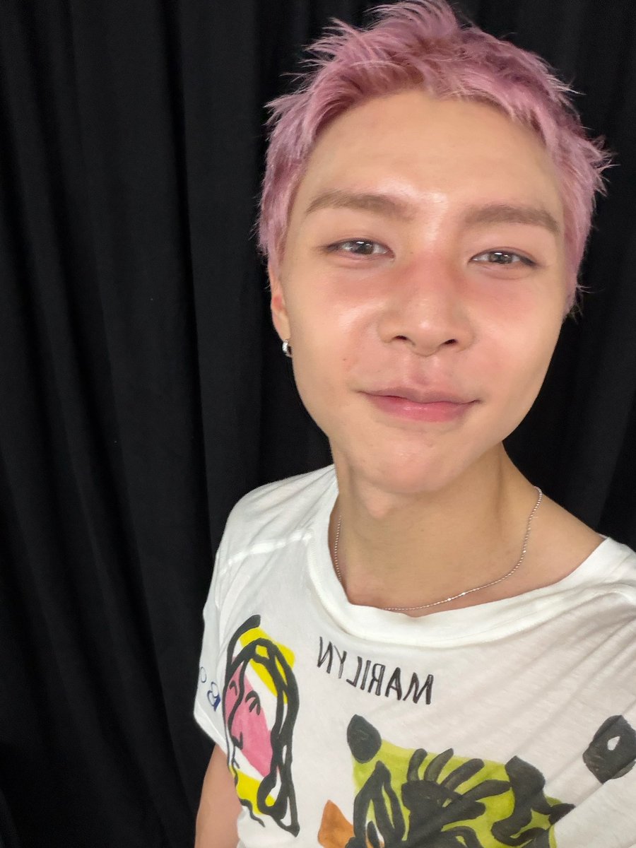 ikdudw_'s tweet photo. 아니졸귀........블러셔정말좋은거엿네//💕💕 https://t.co/9P1wkuky77