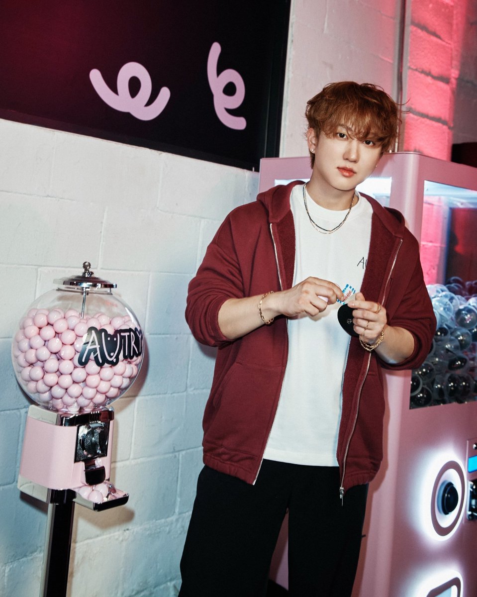 viviamolia's tweet photo. Ну красота

CHANGBIN X AUTRY COLLECTION
CHANGBIN THE CAPSULE COLLECTION 
#CHANGBINxAUTRY https://t.co/xjaV7tGryw
