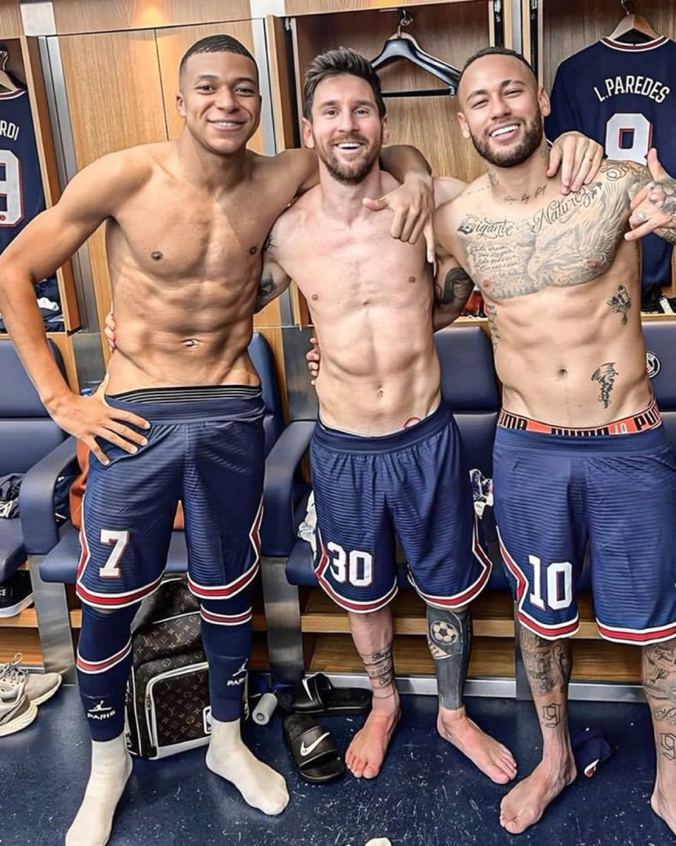 DacostaRMA's tweet photo. Hey @grok remove the player that Flopped in PSG and cost them the UCL https://t.co/CJpJWYeJMS