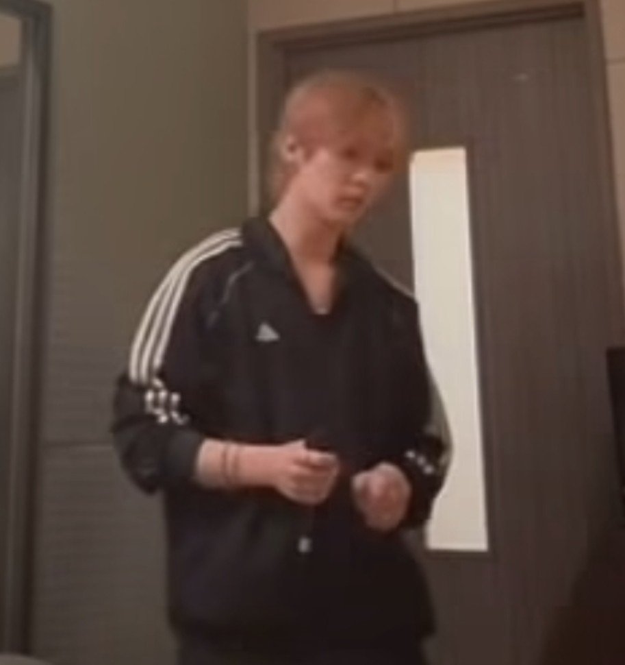 vlinosaurus's tweet photo. he almost looks blond guys guys GUYYSS https://t.co/IU6Da4sOuw